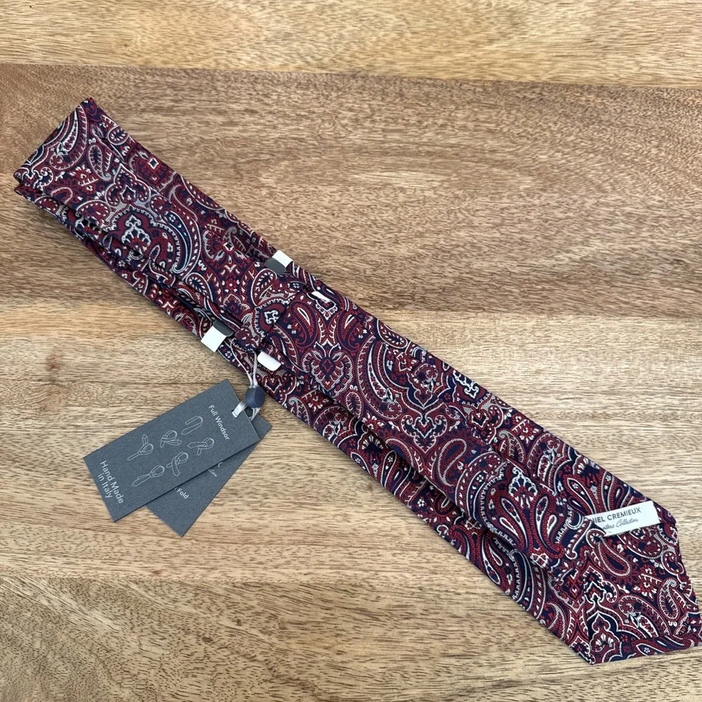 Daniel Cremieux Signature $125 Seven Fold Mens Silk Tie Red Paisley NWT Italy
